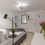Apartmán Guesthost - Basic - 350 M Far From Fontana Di Trevi Řím