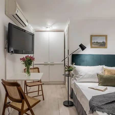 Guesthost - Basic - 350 M Far From Fontana Di Trevi روما